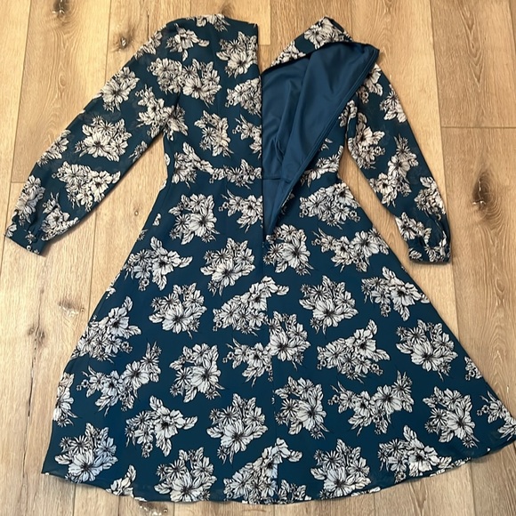 Ann Taylor - long, sheer sleeve, full skirt, lined teal colored floral dress. 4. - Picture 14 of 16